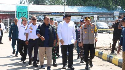 Wujudkan “Mudik Aman Keluarga Bahagia”, Kapolres Bintan Bersama Bupati Bintan dan FKPD Cek Pos Pelayanan dan Bagikan Tiket Gratis