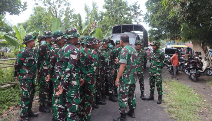 Dandim 1508/Tobelo Pimpin Personil TNI Dalam Evakuasi Korban Erupsi Gunung Dukono