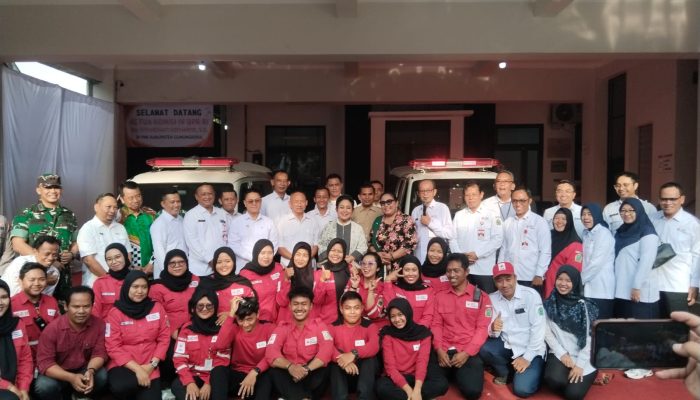 Ketua Komisi IV DPR RI Serahkan 2 Unit Ambulans untuk PMI Gunungkidul, Perkuat Layanan Kemanusiaan