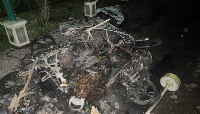 Bentrok Mahasiswa di USK, Sejumlah Gedung dan Kendaraan Terbakar