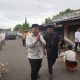 Bupati Halut Maluku Utara Serahkan Hewan Kurban di Masjid Attaqwa Malifut