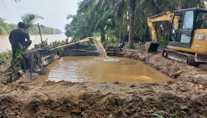 Tambang Pasir Diduga Ilegal di Gedung Aji Disorot, Warga Keluhkan Kerusakan Jalan
