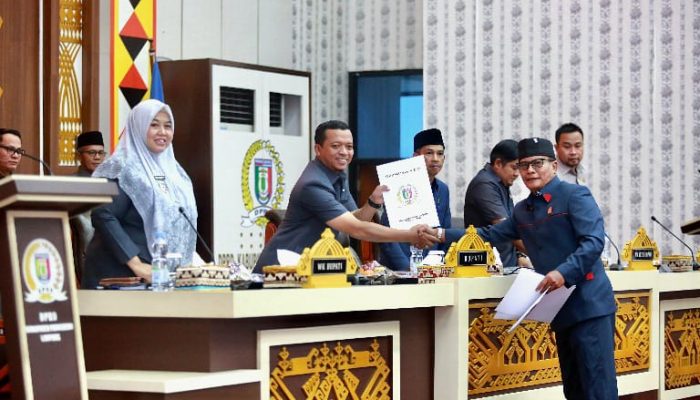 Bupati Pringsewu Sampaikan Ranperda Pertanggungjawaban Pelaksanaan APBD 2O25