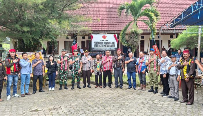 Bupati Frederick Edwin Resmikan Kantor Presidium Dewan Adat Kubar, Perkuat Peran Adat dalam Pembangunan