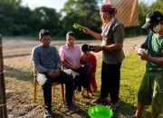Prosesi Ngompokng Warnai Pernikahan Adat Dayak Tunjung Benuaq ‘Denis dan Sonia’