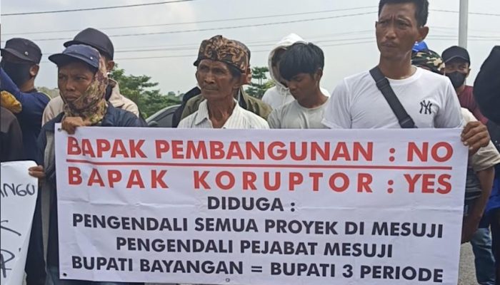 VIRAL! Kejari Mesuji Didemo, Massa Beberkan Dugaan Korupsi Mantan Bupati Khamami
