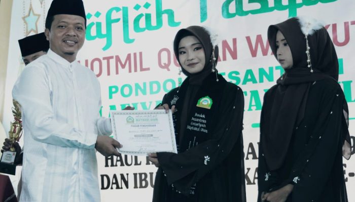 Bupati Pringsewu Hadiri Pengajian Akbar Ponpes Salafiyah Miftahul Ulum