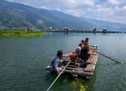 Menyeberangi Danau Ranau, BRI Kanca Liwa Dukung Pembiayaan Keramba Milik Pelaku Usaha di Kaki Gunung Seminung