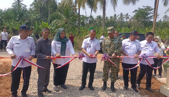 Karya Bakti TNI Kodim 0424/Tanggamus Resmi Ditutup, Buka Akses Jalan 1,55 Kilometer di Banyumas