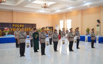 Kapolda DIY Pimpin Sertijab Lima Pejabat Utama dan Kapolresta Yogyakarta