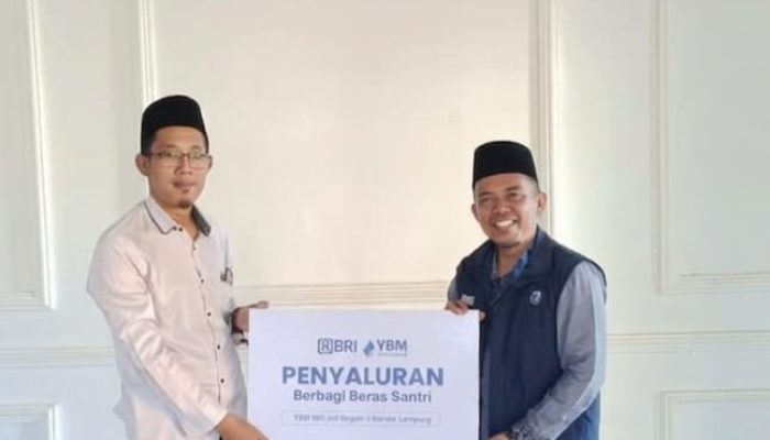 Sambut Santri Baru, YBM BRILiaN Salurkan Bantuan Beras untuk Ponpes Miftahul Ulum Lampung Timur