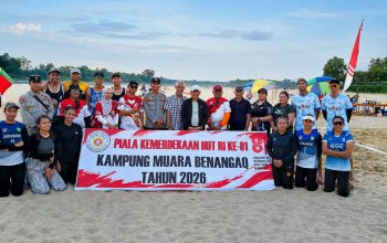 Tim Voli Pantai Putra Mahakam Bisnis Bersaudara Juara Piala HUT ke-81 RI di Muara Benangaq Kubar