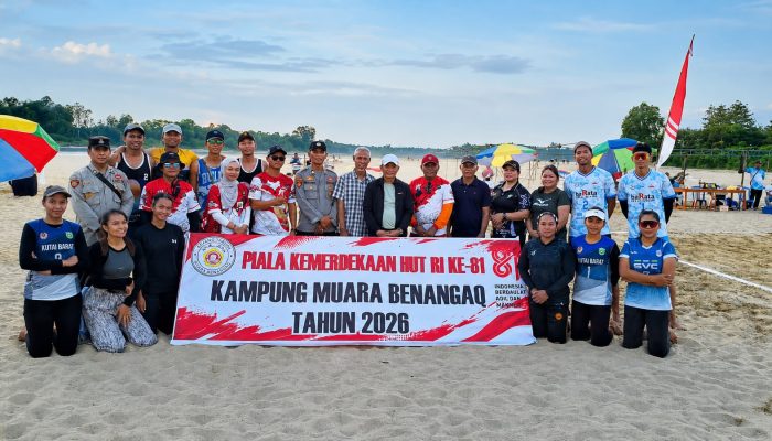 Tim Voli Pantai Putra Mahakam Bisnis Bersaudara Juara Piala HUT ke-81 RI di Muara Benangaq Kubar