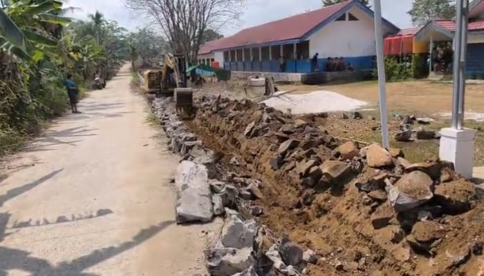 Proyek Pagar SMPN 2 Damai Disorot, Disdikbud Kubar Tegaskan Pengawasan dan Perbaikan Berjalan