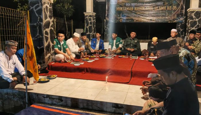 Misi Sukseskan Muktamar NU ke-35, Masyarakat Adat Lampung dan Pemuda Nahdliyin Gelar Munajat Akbar di Makam Khatu Menangsi