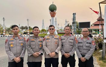 Tim Gabungan Kepolisian Sosialisasi Pencegahan Karhutla Door to Door di Kayong Utara