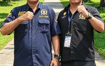 Ketua DPD AWPI Jatim Ucapkan Selamat atas Kelulusan Tesis Ketum AWPI