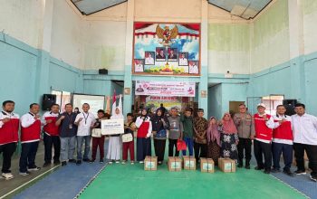 Peringati HUT PMI ke-81 dan PSHT ke-104, YBM BRILiaN Salurkan 20 Paket Pendidikan di Pringsewu