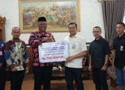 Bank Lampung Kucurkan CSR Rp156 Juta, Empat Kontainer Sampah untuk Lampung Tengah