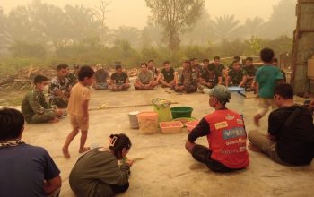 Jalin Keakraban, Anggota Satgas TMMD Kodim 1016/Plk  Laksanakan Makan Siang Bersama